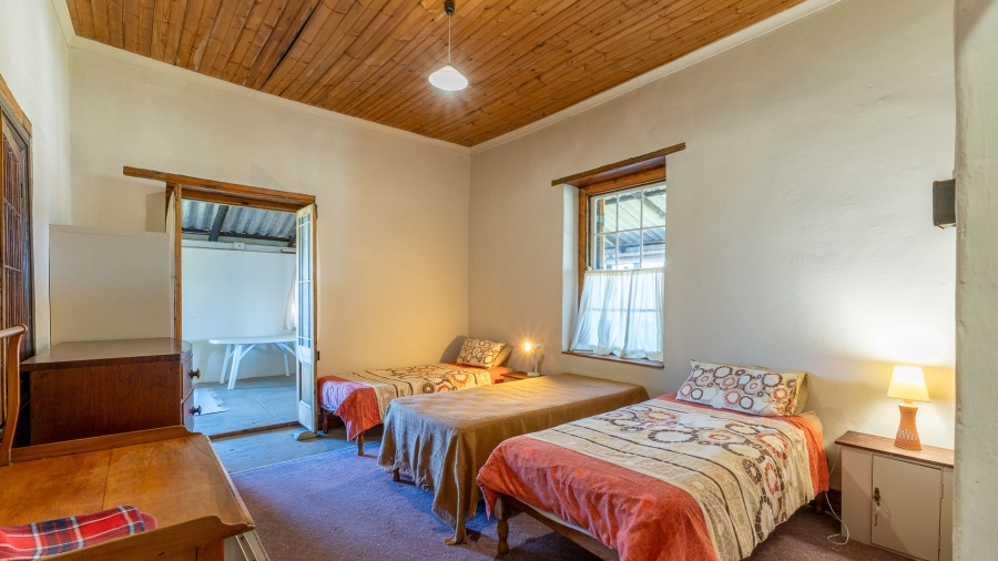 5 Bedroom Property for Sale in Stilbaai Oos Western Cape